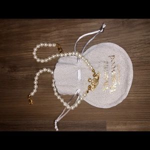 VIVIENNE WESTWOOD PEARL NECKLACE